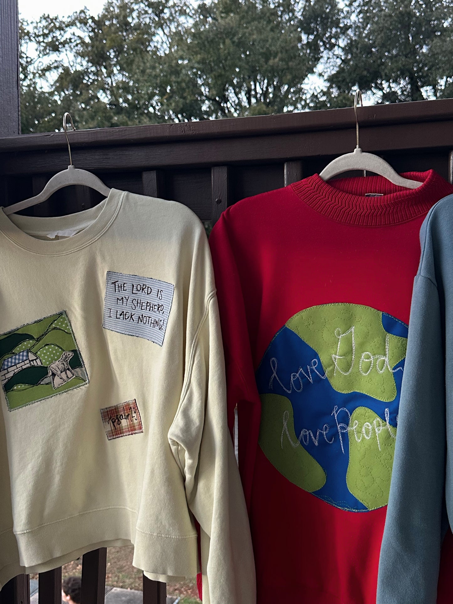 love God love people mockneck