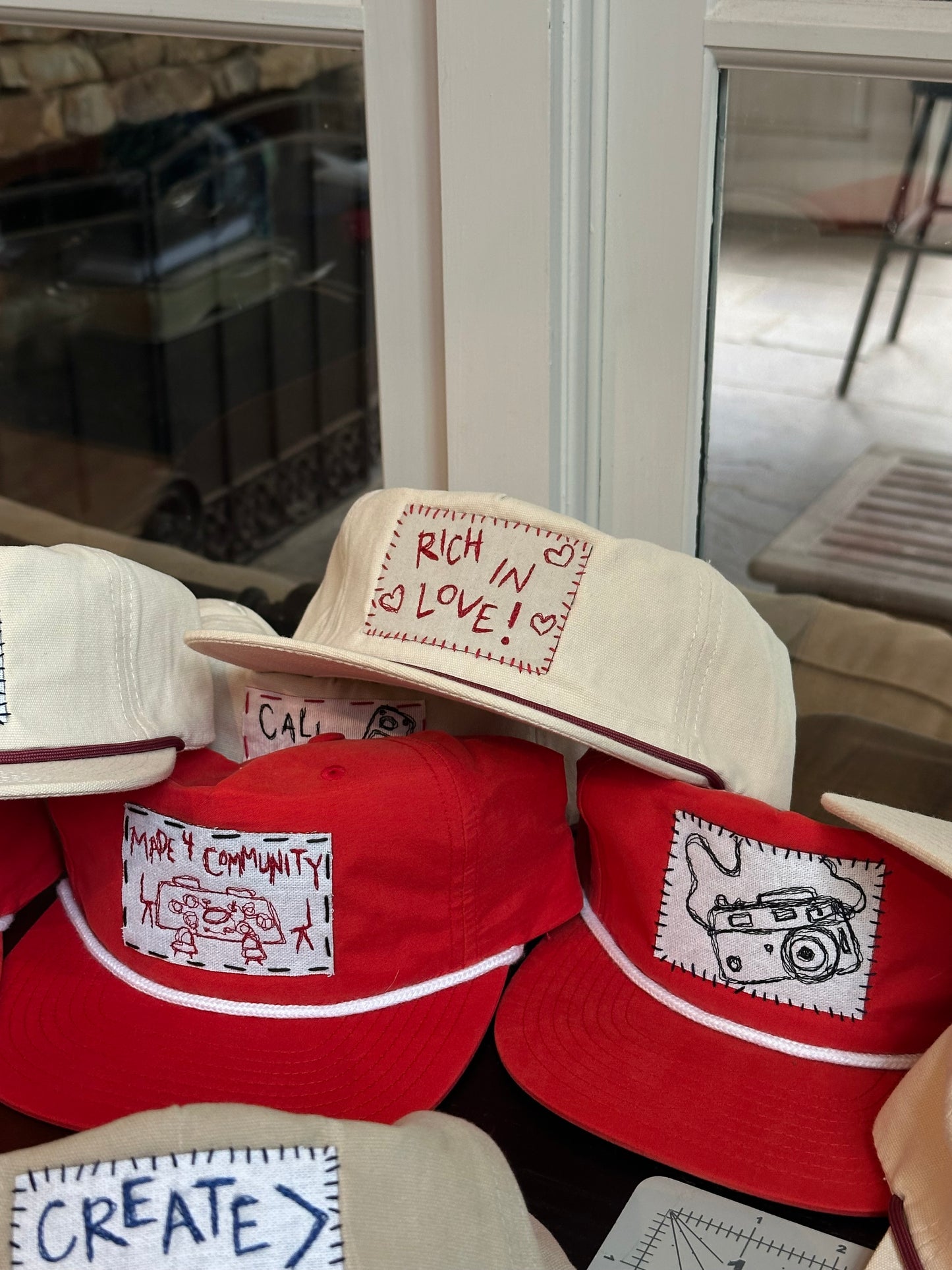 "rich in love" - white/red
