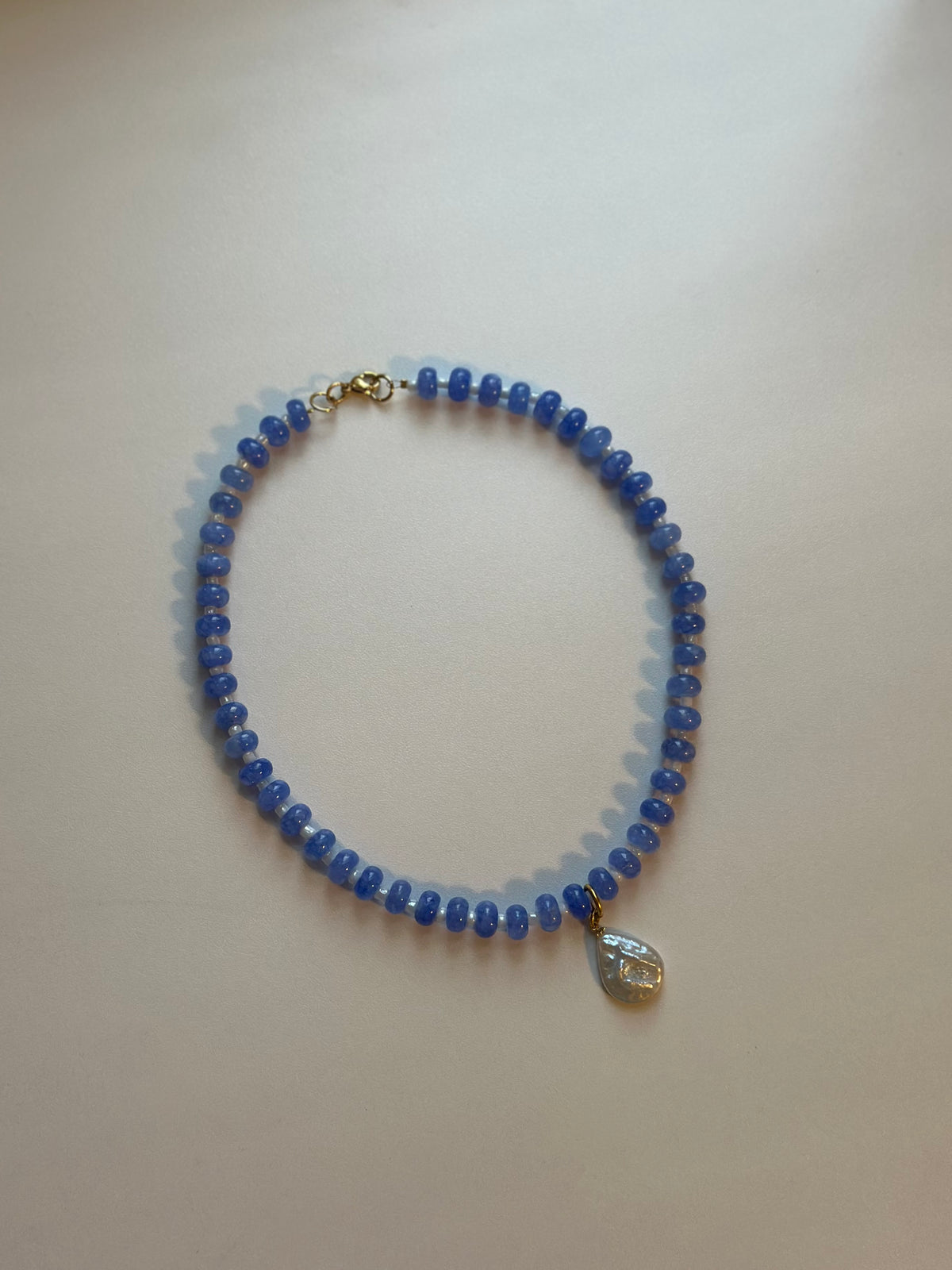 blue beaded pearl necklace